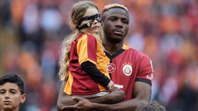 Galatasaray Taraftarı Osimhen İçin Haykırdı! 'Gitme Kal Bizimle'
