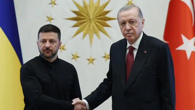 Zelenskiy'den Cumhurbaşkanı Erdoğan ile Görüşmesi Sonrası Açıklama: 'İstanbul'a Heyet Gönderiyoruz'