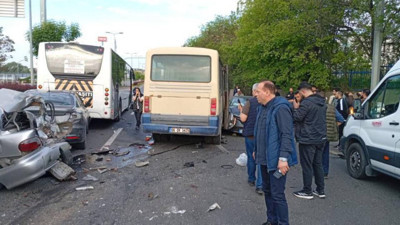 Minibüs Kırmızı Işıkta Bekleyen Araçları Biçti! 14 Yaralı