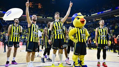 Fenerbahçe Beko Derbide Fark Attı, Sezonu Zirvede Tamamladı