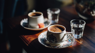 Kahvenin Yanında Neden Soğuk Su İçilmeli? İşte Asırlık Geleneğin Perde Arkası