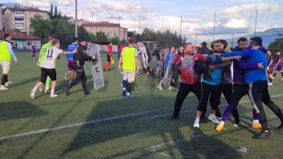 Amatör Maçta Sinirler Gerildi,  Yeşil Saha Savaş Alanına Döndü