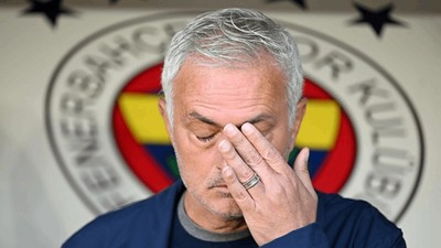 Fenerbahçe Teknik Direktörü Mourinho'yu Çileden Çıkaran Görüntü: 'Nasıl Bir İnsani Boyutta Olduklarını Gösterdiler'