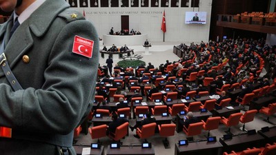 Cumhurbaşkanı Erdoğan'a TSK'dan İhraç Yetkisi Verilecekti: Tepki Çeken Teklifte Geri Adım Atıldı