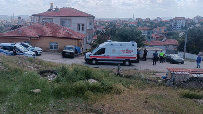 Kırıkkale’de Otomobil Evin Duvarına Çarptı! 1 Ölü, 1 Yaralı