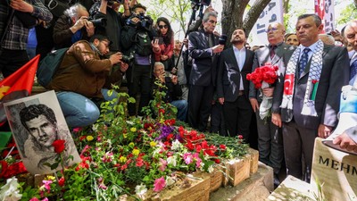 Yeniçağ Gazetesinden CHP'yi Hedef Alan 'Deniz Gezmiş' Yazısı! Tartışmaları Fitilledi, Sosyal Medya İkiye Bölündü