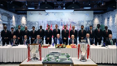 Cumhurbaşkanı Erdoğan'dan Galatasaray'a Çifte Tebrik! 'Bu Vicdanlı Tavrını Tarih Kaydetti'