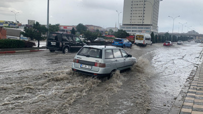Karaman’da Sağanak Yağış Hayatı Felç Etti