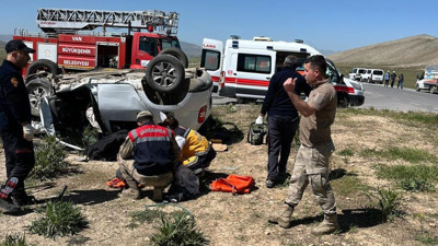 Van'da Feci Kaza! Kafa Kafaya Çarpıştılar, Ölü ve Yaralılar Var