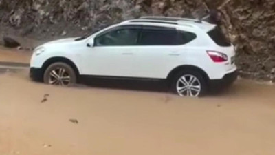 Kayseri’de Sağanak Yağış Ulaşımı Felç Etti