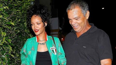 Rihanna'nın Babası Hayatını Kaybetti
