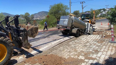 Turizm Cennetinde Patlama! Çukura Düşen Tanker Mahsur Kaldı
