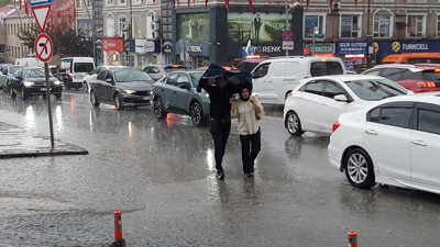 Erzurum’da Sağanak Yağış Hayatı Felç Etti