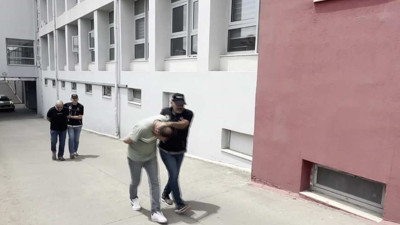 Adana'da 2 Torbacı Hassas Terazi ve Uyuşturucuyla Yakalandı