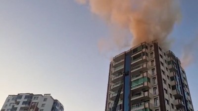 Diyarbakır'da Korkutan Yangın: Mahsur Kalanlar Var
