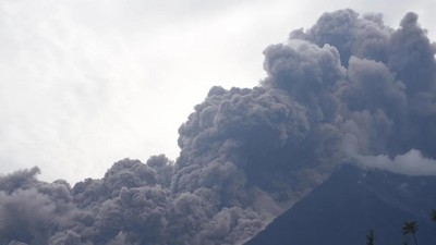Guatemala’daki Yanardağ Patladı! Yüzlerce Kişi Tahliye Edildi