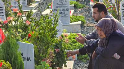 Bayram Buruk Başladı: Deprem Şehitliğine Hüzünlü Ziyaret