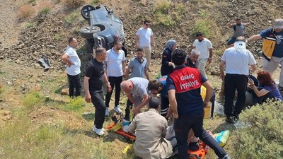 Bingöl’de Otomobil Şarampole Devrildi: 4 Yaralı