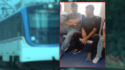 İZBAN'da Skandal Görüntüler! Kimseye Aldırış Etmedi, Sigara İçti