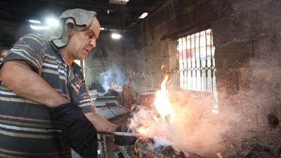 100 Derecede Bayram Mesaisi: 14 Kişi Alevler İçinde 3 Gün Çalışıyor, 200 Tane Yapıp Servet Kazanıyor