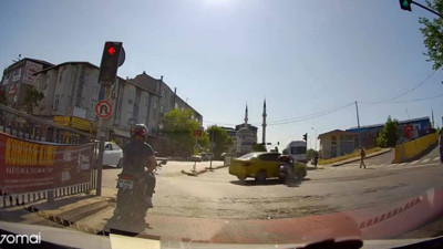 U Dönüşü Kazayı Getirdi! Şişli'de Motosiklet ve Taksi Çarpıştı