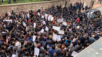 Üniversite Öğrencilerine '19 Mart' Soruşturmaları: Halay Çekmek, Helva Kavurmak, Çocuk İşçiliğine Hayır Demek Suç Sayıldı