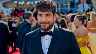 Enis Arıkan Protez Saçlarını Çıkardı, Görenler Tanıyamadı