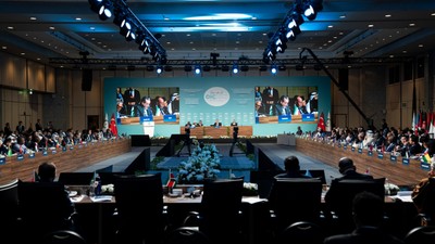 İstanbul'da Kritik İran Zirvesi: Hakan Fidan Başkanlık Etti