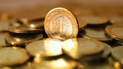 Evinizde Bereketi Artırmanın Sırrı: Para Parayı Çekiyor! İşte Üç Madeni Para Yöntemi