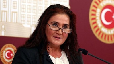 Sabahat Akkiraz da O Tartışmaya Katıldı! 'İsteyen İstediğini Giyer'