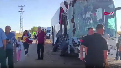 Afyonkarahisar'da Feci Kaza! Yolcu Otobüsü Tıra Çarptı: 26 Yaralı