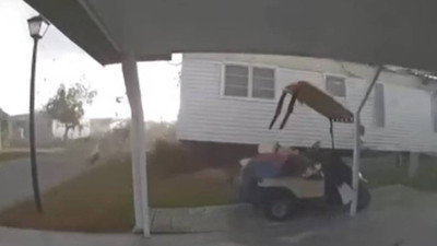 Hortum Prefabrik Evi Havaya Uçurdu: O Anlar Kamerada