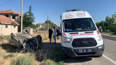 Karaman’da Sollama Kazası: Otomobil Takla Attı, Sürücü Yaralandı