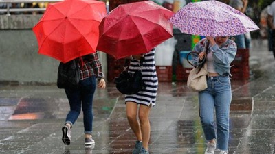 Meteoroloji'den Hafta Sonu Plan Yapanlara Kötü Haber! Sıcak Havaya Sağanak Molası