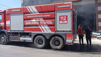 Şanlıurfa'da Boya Fabrikasında Çıkan Yangın Kontrol Altına Alındı