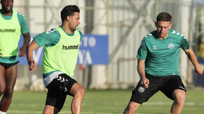 Konyaspor, Kaleci Slowik ile Yollarını Ayırdı! Kadrosuna İki Yeni Kattı