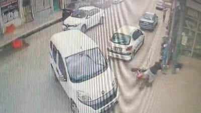 Hafif Ticari Araç ile Elektrikli Bisiklet Çarpıştı: 1 Yaralı