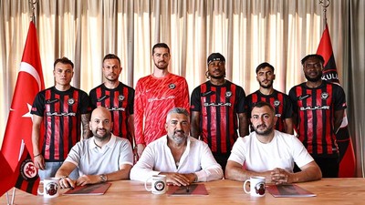 Arca Çorum FK'da İmzalar Atıldı