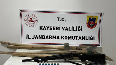 Kayseri'de Kaçak Kazı Yapan 2 Şüpheli Suçüstü Yakalandı