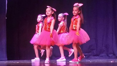 Minik Dansçılar Herkesi Duygulandırdı