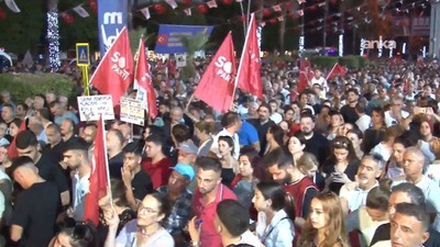 Adana'da Zeydan Karalar Protestosu: Vatandaşlar Belediye Önüne Akın Etti