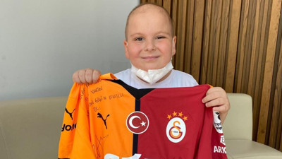 Barış Alper Yılmaz'dan Kanser Hastası Çocuğa Sürpriz