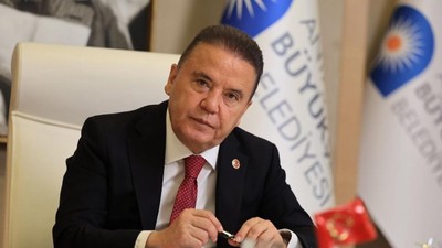 'Rüşvet' Soruşturmasında Tutuklanmıştı: Muhittin Böcek Hastaneye Kaldırıldı