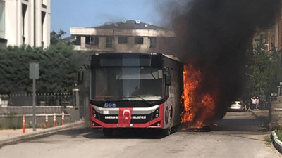 Samsun’da Belediye Otobüsü Alevlere Teslim Oldu: Yolcular Son Anda Kurtuldu