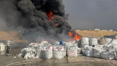 Gaziantep'te Geri Dönüşüm Fabrikasında Korkutan Yangın