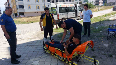 Samsun’da Motosiklet ile Servis Minibüsü Çarpıştı