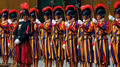 Sadece 135 Askerden Oluşuyor! İşte Dünyanın En Küçük ve En Eski Ordusu