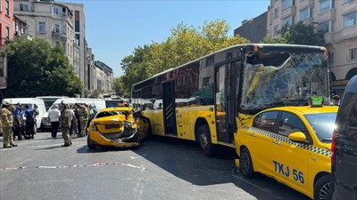 Beyoğlu'ndaki Zincirleme Kazada Flaş Gelişme: İETT Şoförü Gözaltına Alındı