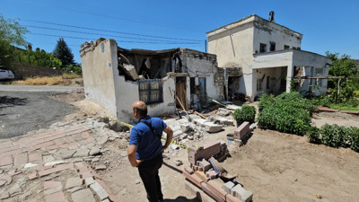 Kayseri'de Çatı Çökmesi Faciası: 69 Yaşındaki Adam Ağır Yaralı