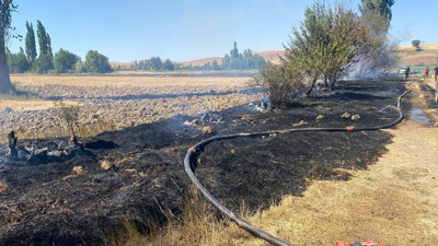 Alaca'da Yangın! 5 Dönüm Arazi Zarar Gördü